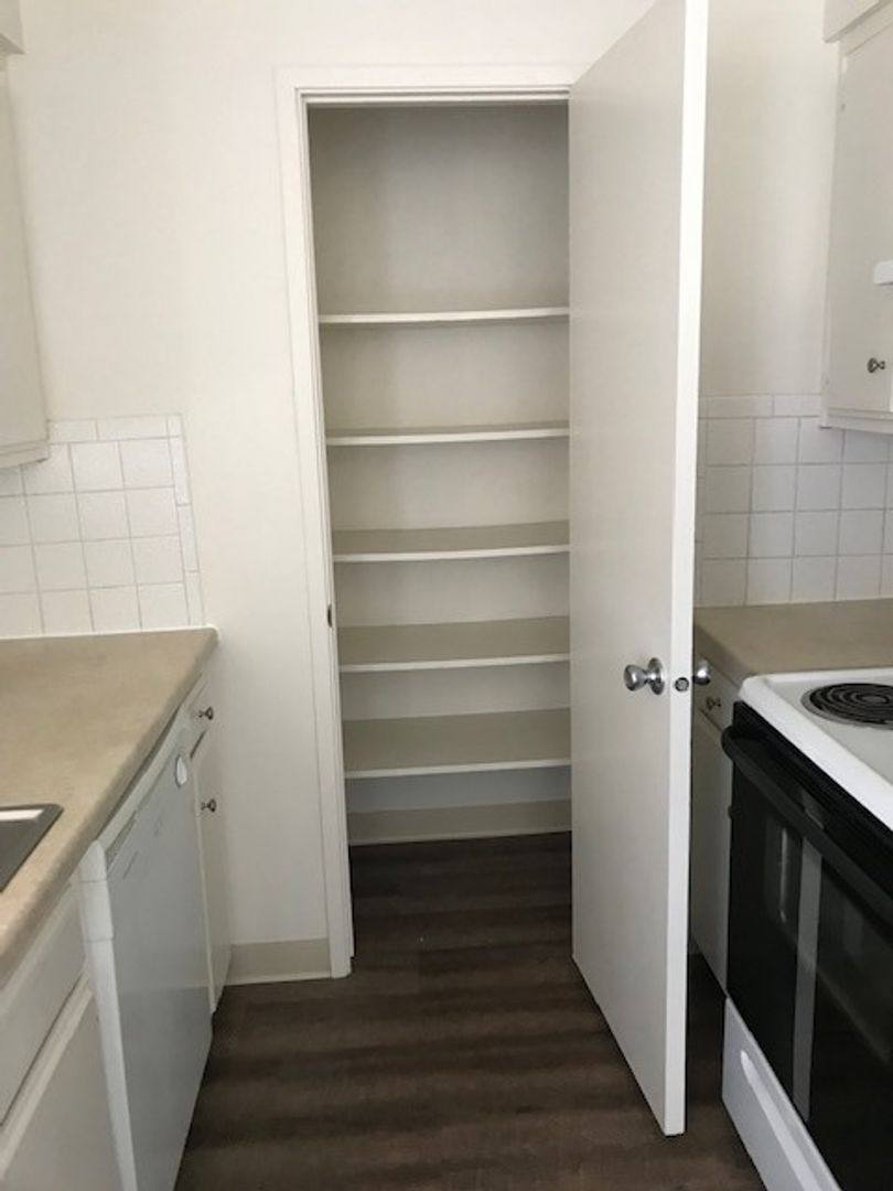 Apartment for rent at 300 W Alamos Ave, Clovis, CA 93612