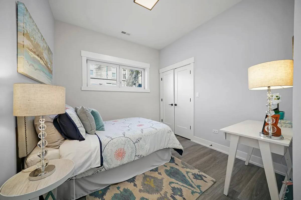 Apartment for rent at 2450 W Flournoy #2, Chicago, IL 60612