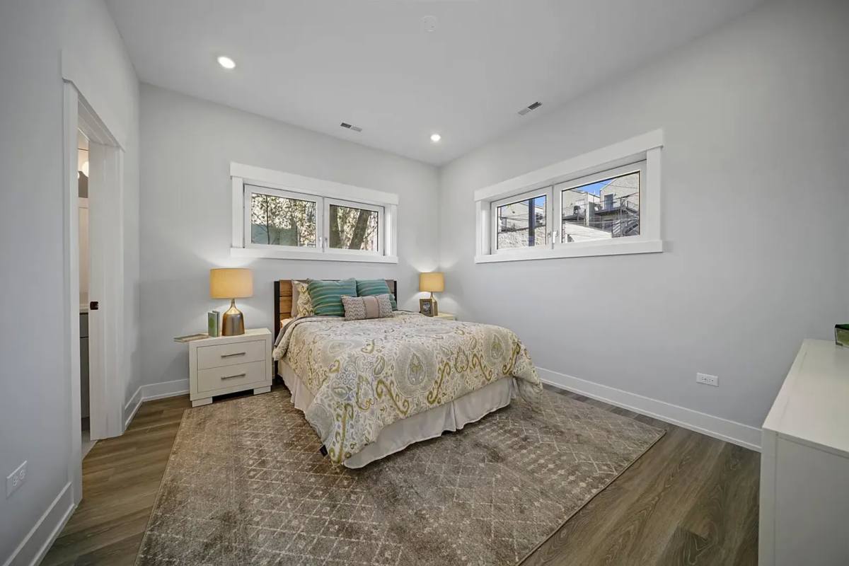 Apartment for rent at 2450 W Flournoy #2, Chicago, IL 60612