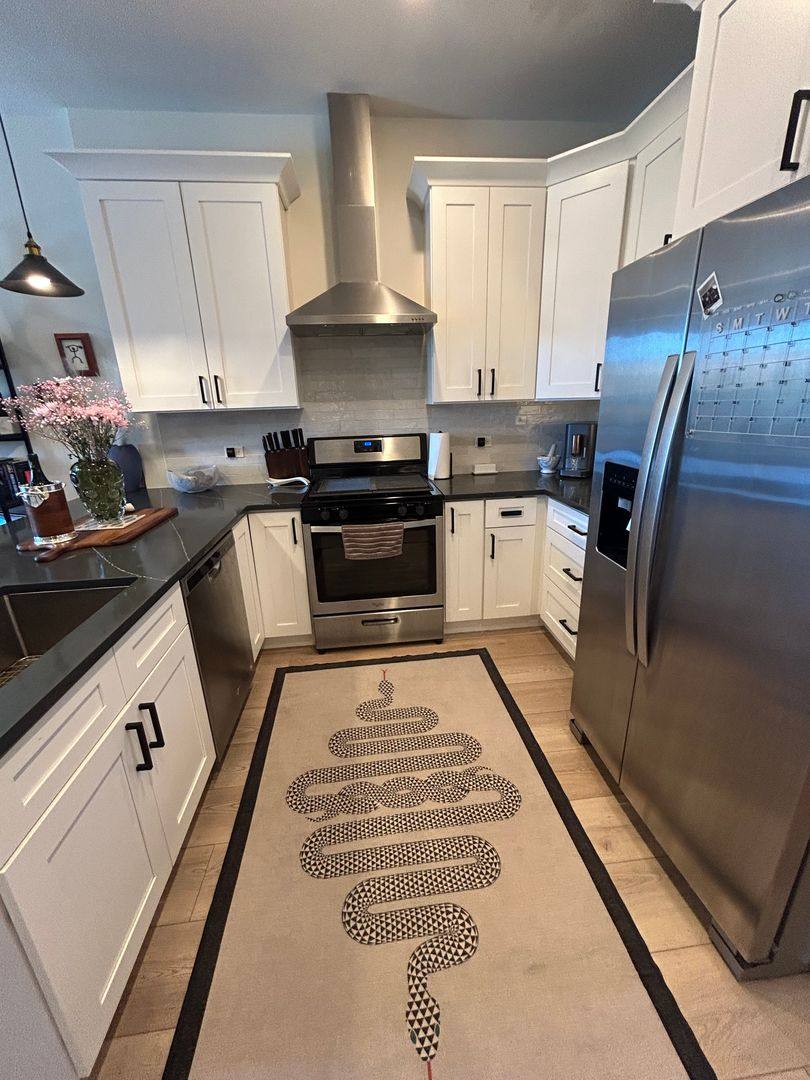 Apartment for rent at 1646 W Belmont Ave #403, Chicago, IL 60657