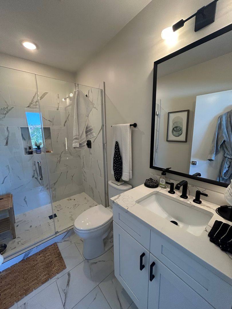 Apartment for rent at 1646 W Belmont Ave #403, Chicago, IL 60657
