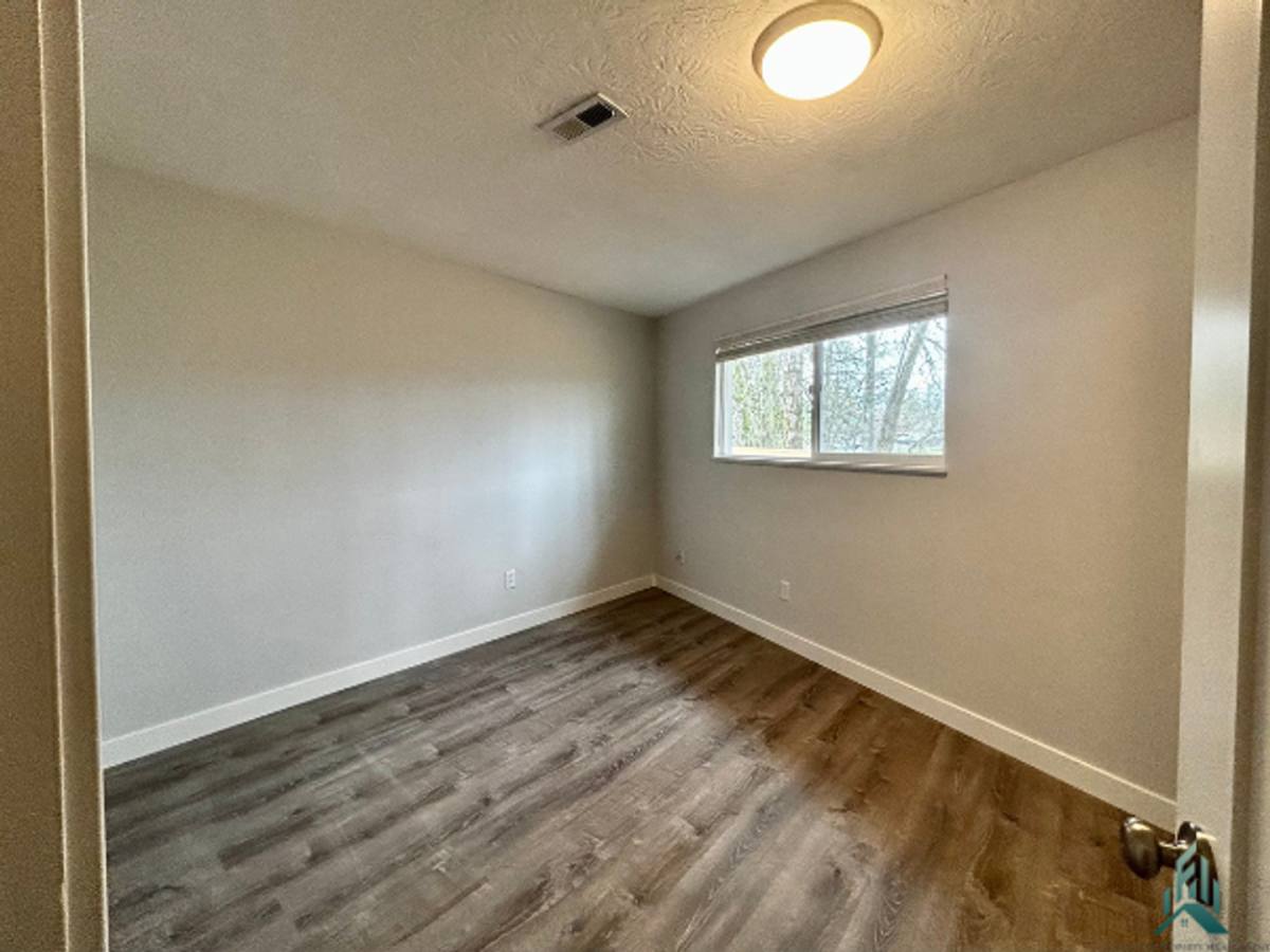 Apartment for rent at 193-195 SE Bridgeway Ave, Corvallis, OR 97333