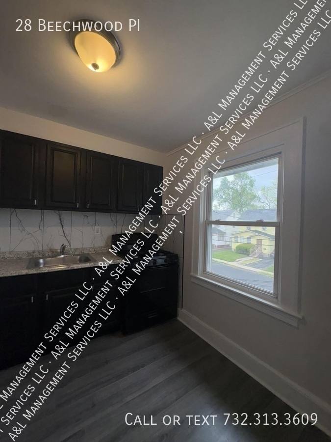Townhouse for rent at 28 Beechwood Pi, Irvington, NJ 07111