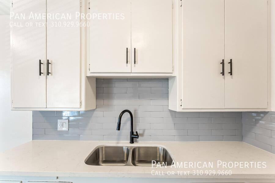 Apartment for rent at 440 Orange Ave #12, Long Beach, CA 90802
