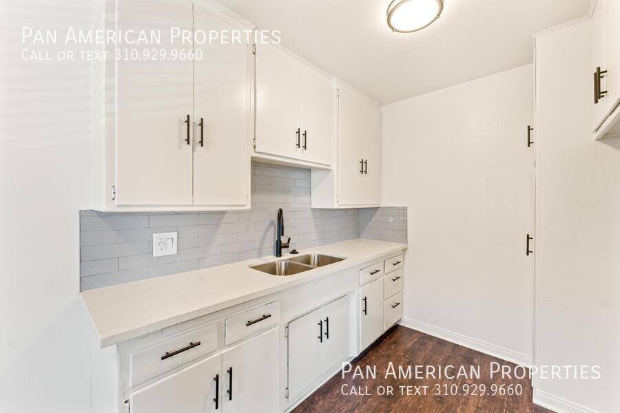 Apartment for rent at 440 Orange Ave #12, Long Beach, CA 90802