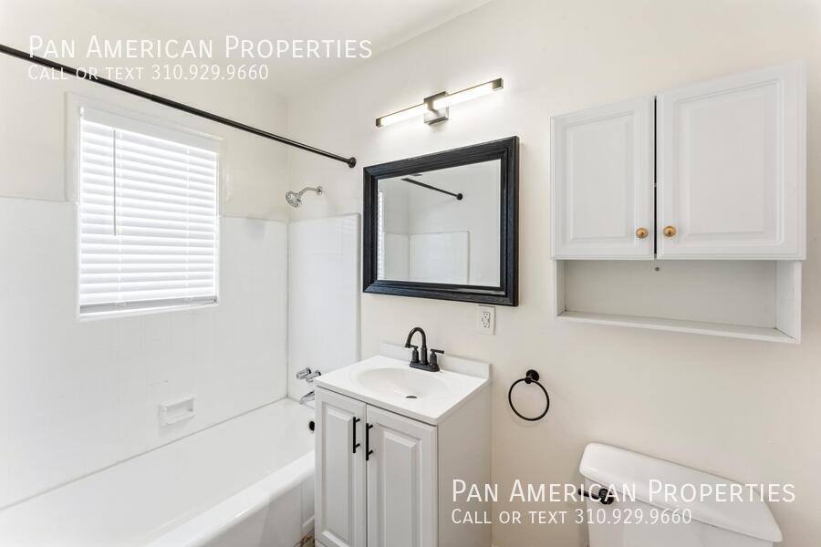 Apartment for rent at 440 Orange Ave #12, Long Beach, CA 90802