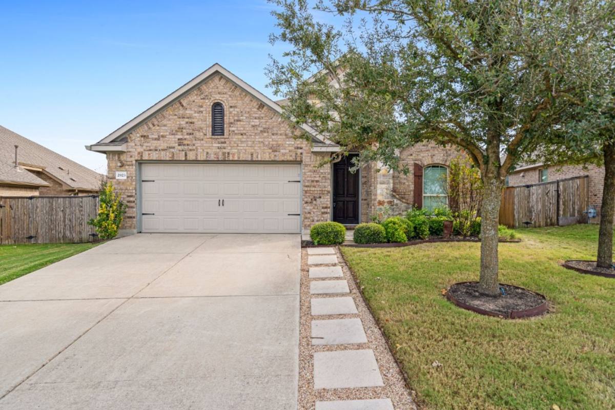 House for rent at 2923 Bluffstone Dr, Round Rock, TX 78665