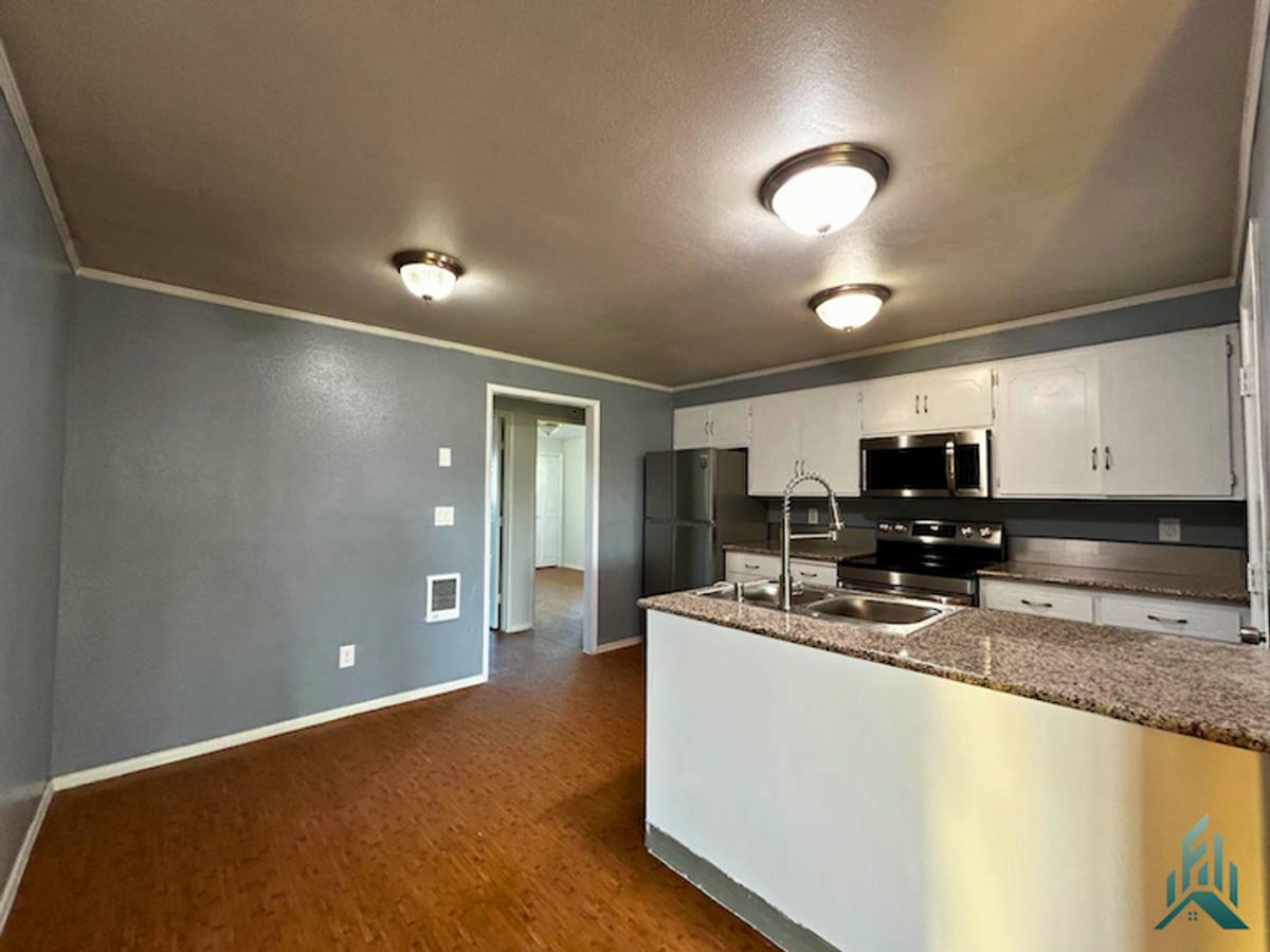 Apartment for rent at 3223 Franklin Ave SE, Albany, OR 97322