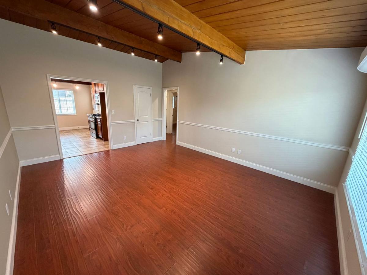 Apartment for rent at 116 Violet Ave, Monrovia, CA 91016