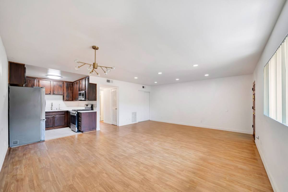 Apartment for rent at 1614 E Chevy Chase Dr, Glendale, CA 91206