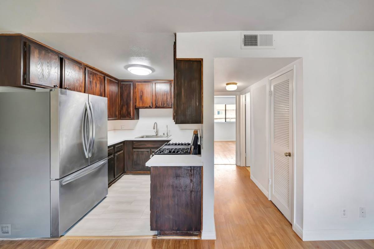 Apartment for rent at 1614 E Chevy Chase Dr, Glendale, CA 91206