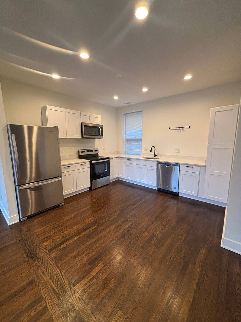 Apartment for rent at 134 Main St, Evanston, IL 60202