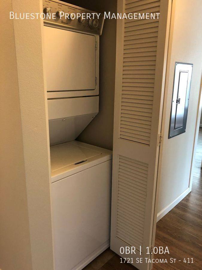 Apartment for rent at 1721 SE Tacoma St #411, Portland, OR 97202