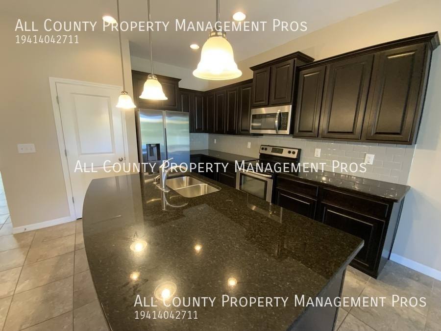 Townhouse for rent at 4464 Aqua Mirage St, Sarasota, FL 34238