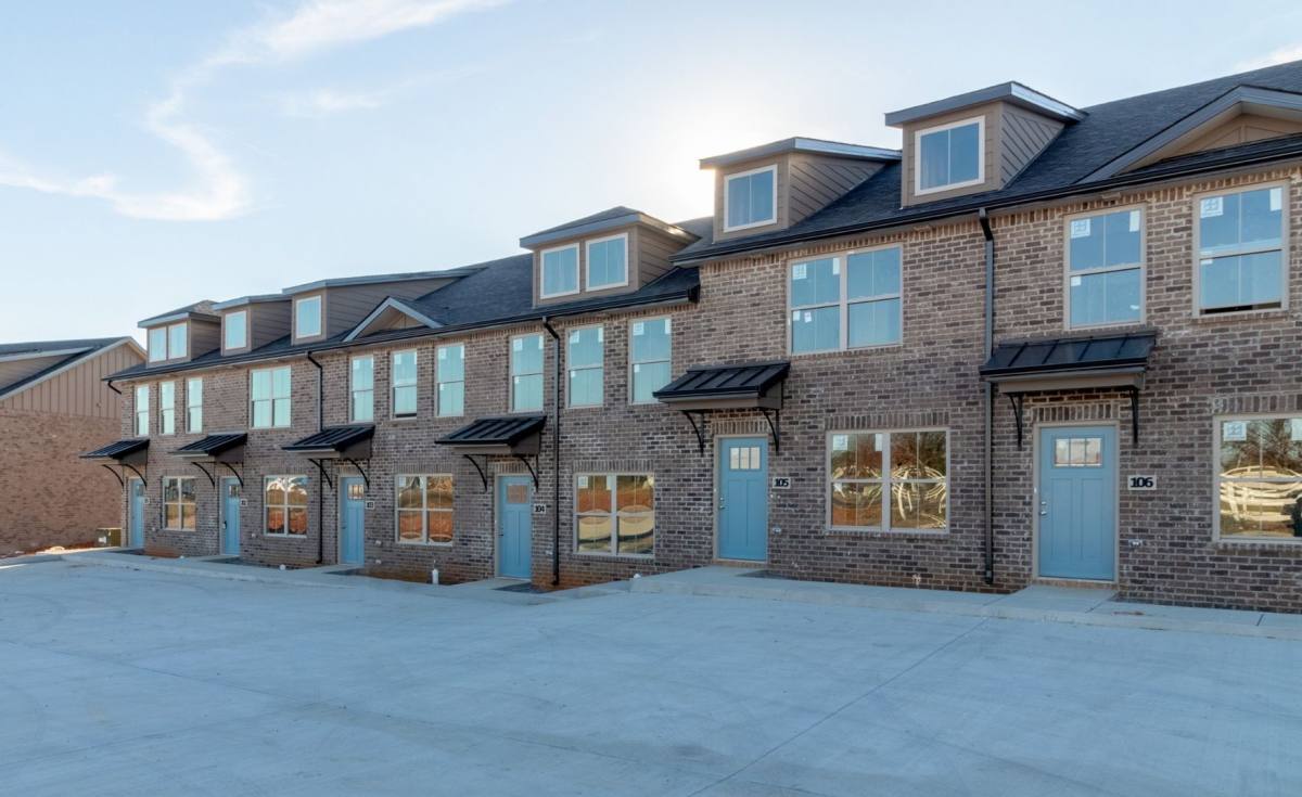 Townhouse for rent at 1000 Henry Place Blvd #101, Clarksville, TN 37042