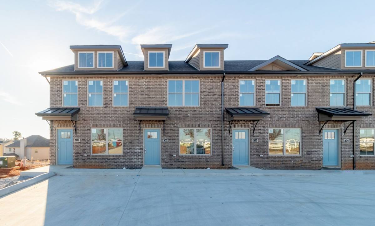 Townhouse for rent at 1000 Henry Place Blvd #101, Clarksville, TN 37042