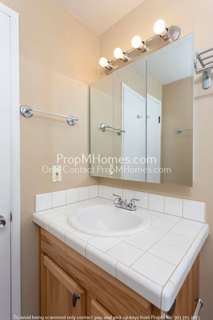 Apartment for rent at 7640 SW 34th Ave, Portland, OR 97219