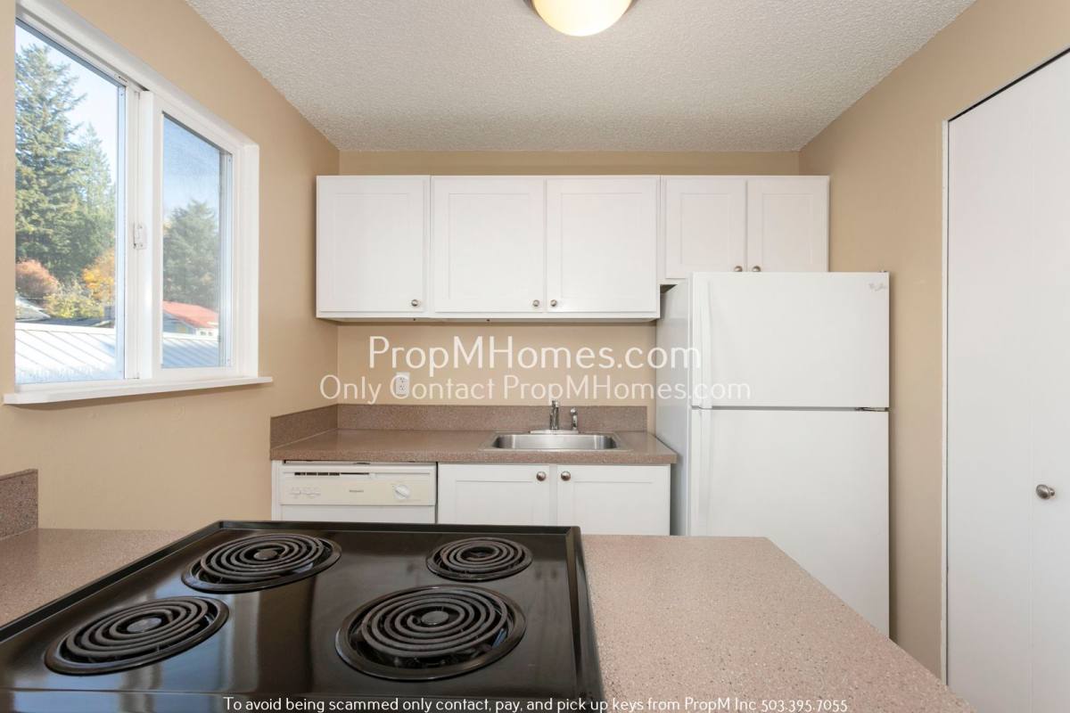 Apartment for rent at 7640 SW 34th Ave, Portland, OR 97219