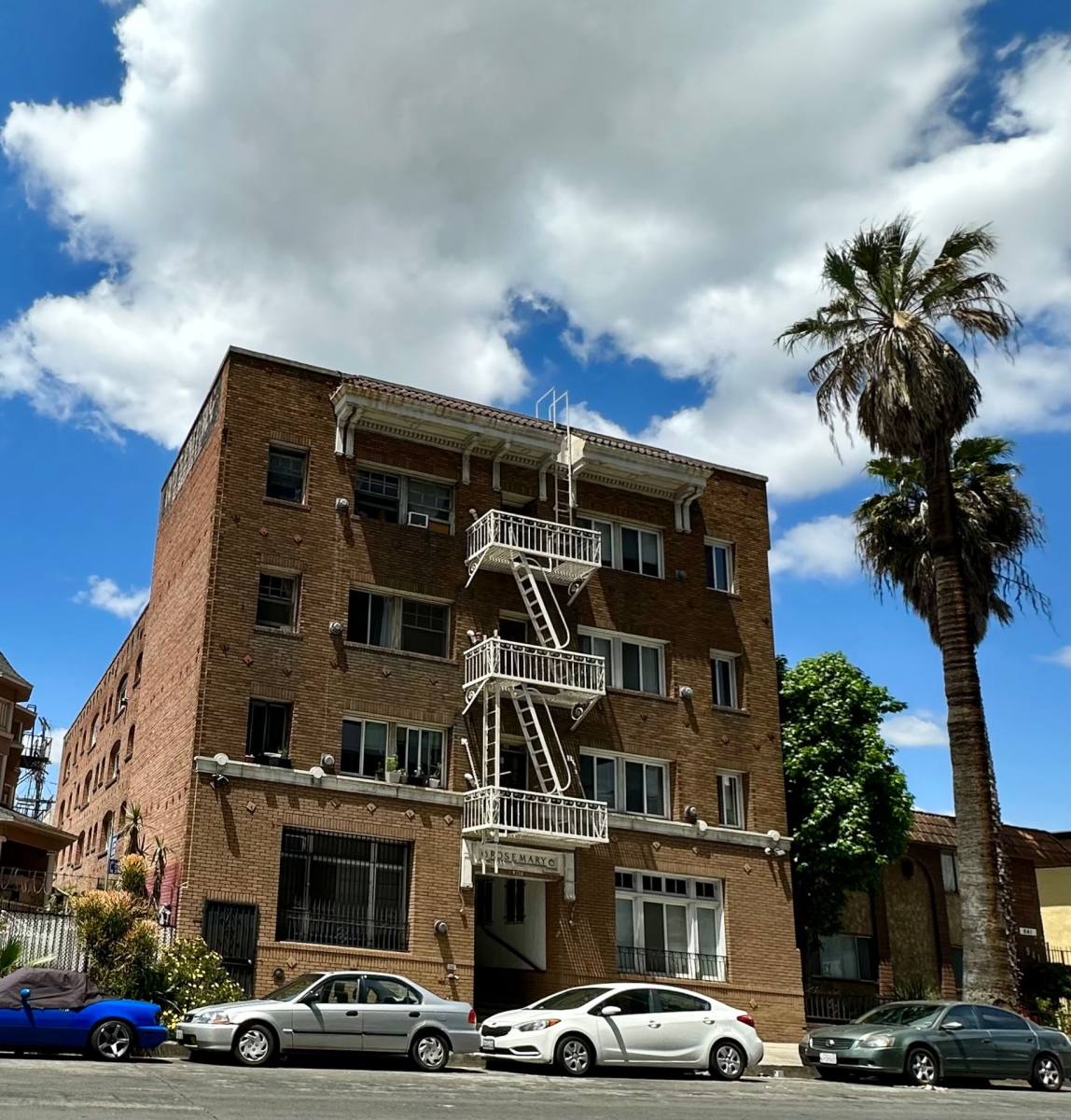 Apartment for rent at 945 S Beacon Ave, Los Angeles, CA 90015