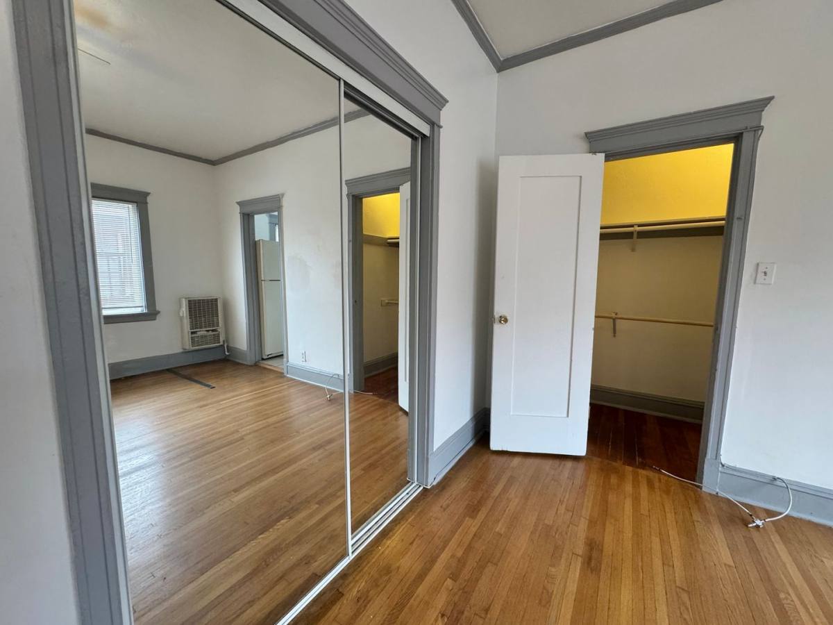 Apartment for rent at 945 S Beacon Ave, Los Angeles, CA 90015