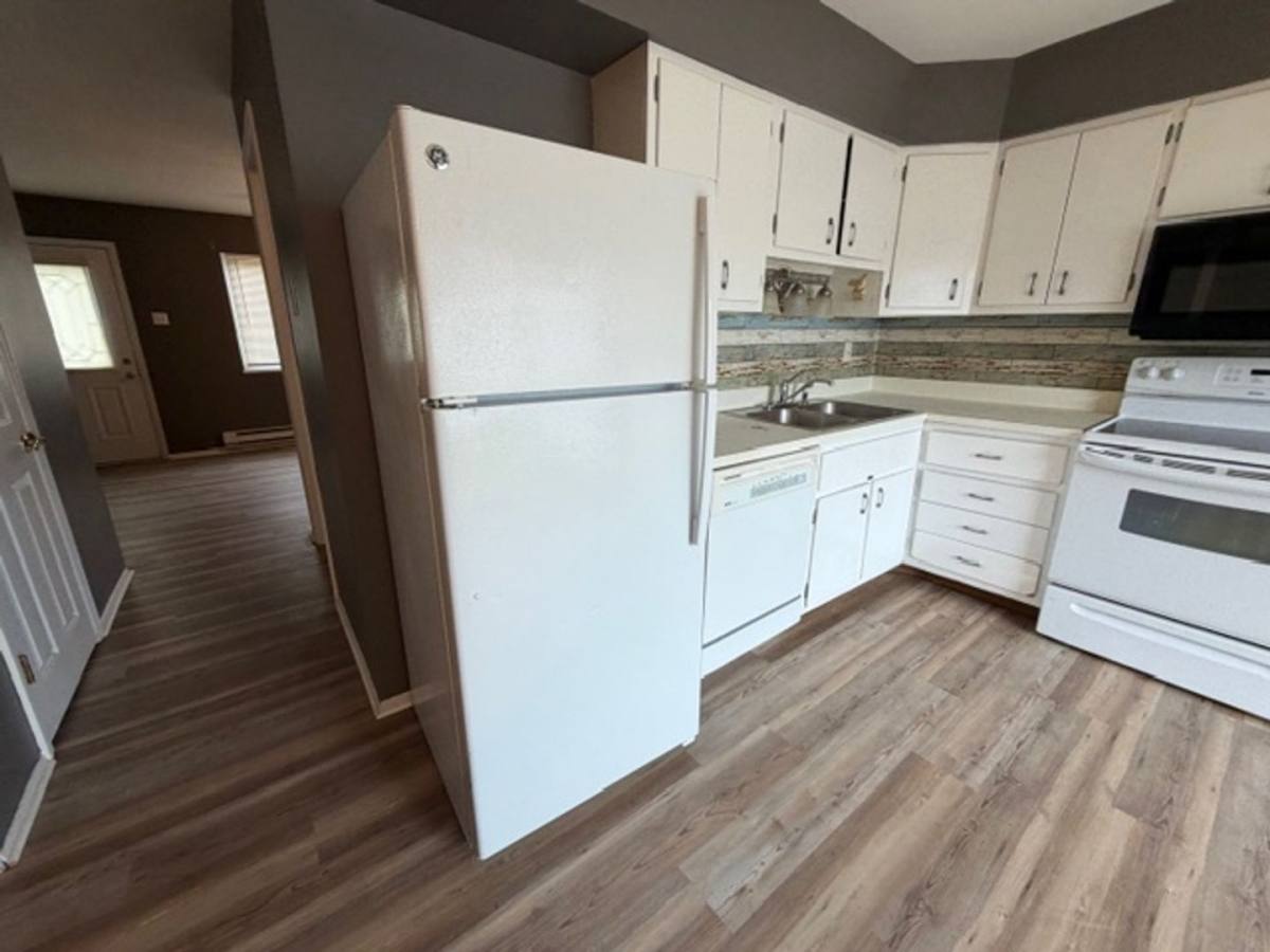 Condo for rent at 7489 Hazelcrest Dr, Hazelwood, MO 63042