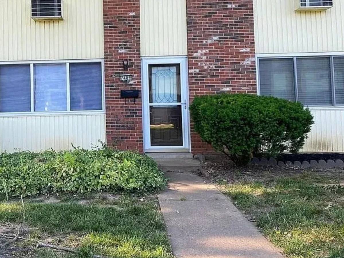 Condo for rent at 7489 Hazelcrest Dr, Hazelwood, MO 63042