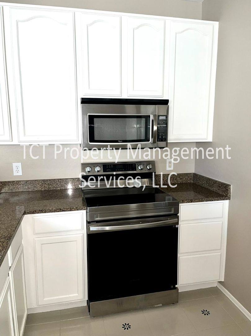 Townhouse for rent at 4750 E Thunderheart Trail, Gilbert, AZ 85297