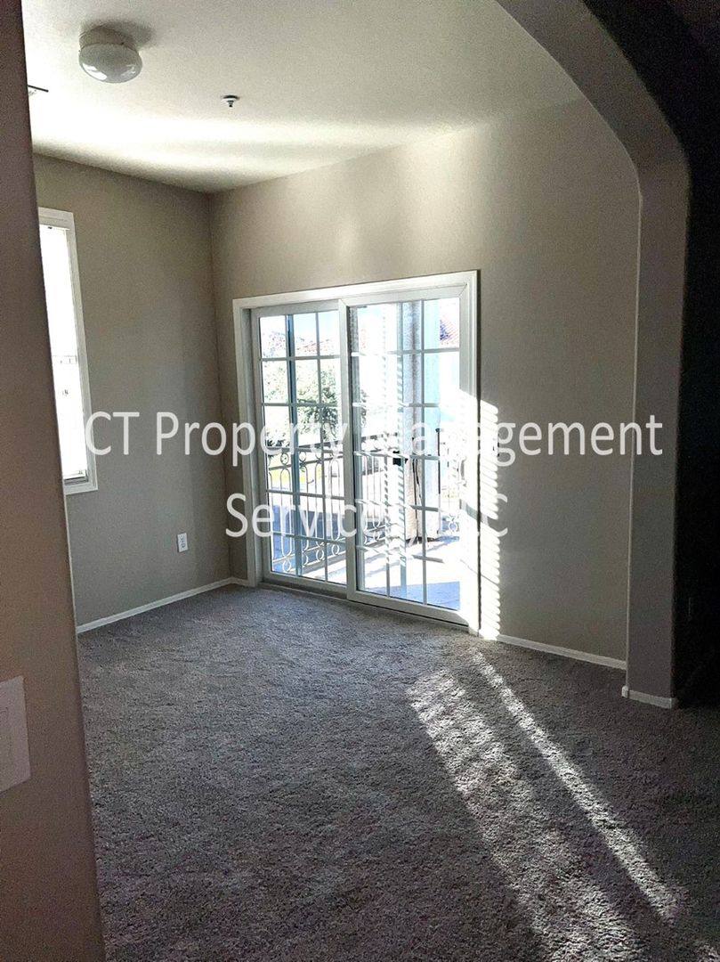 Townhouse for rent at 4750 E Thunderheart Trail, Gilbert, AZ 85297