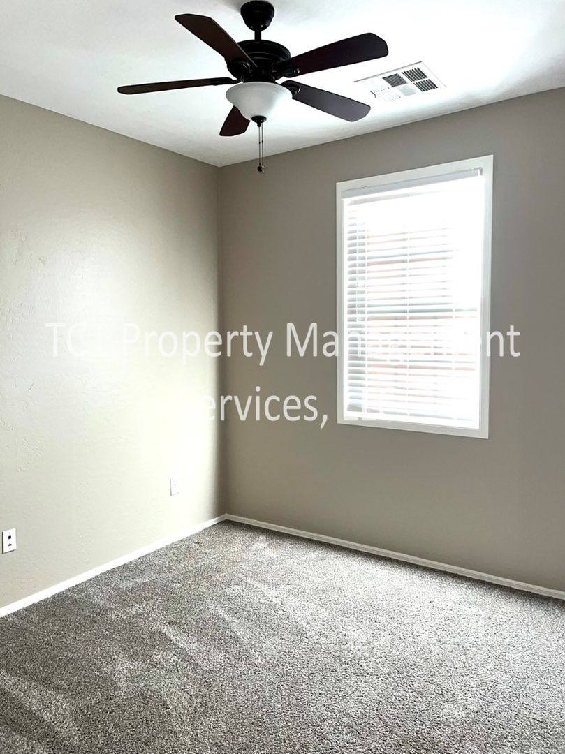 Townhouse for rent at 4750 E Thunderheart Trail, Gilbert, AZ 85297