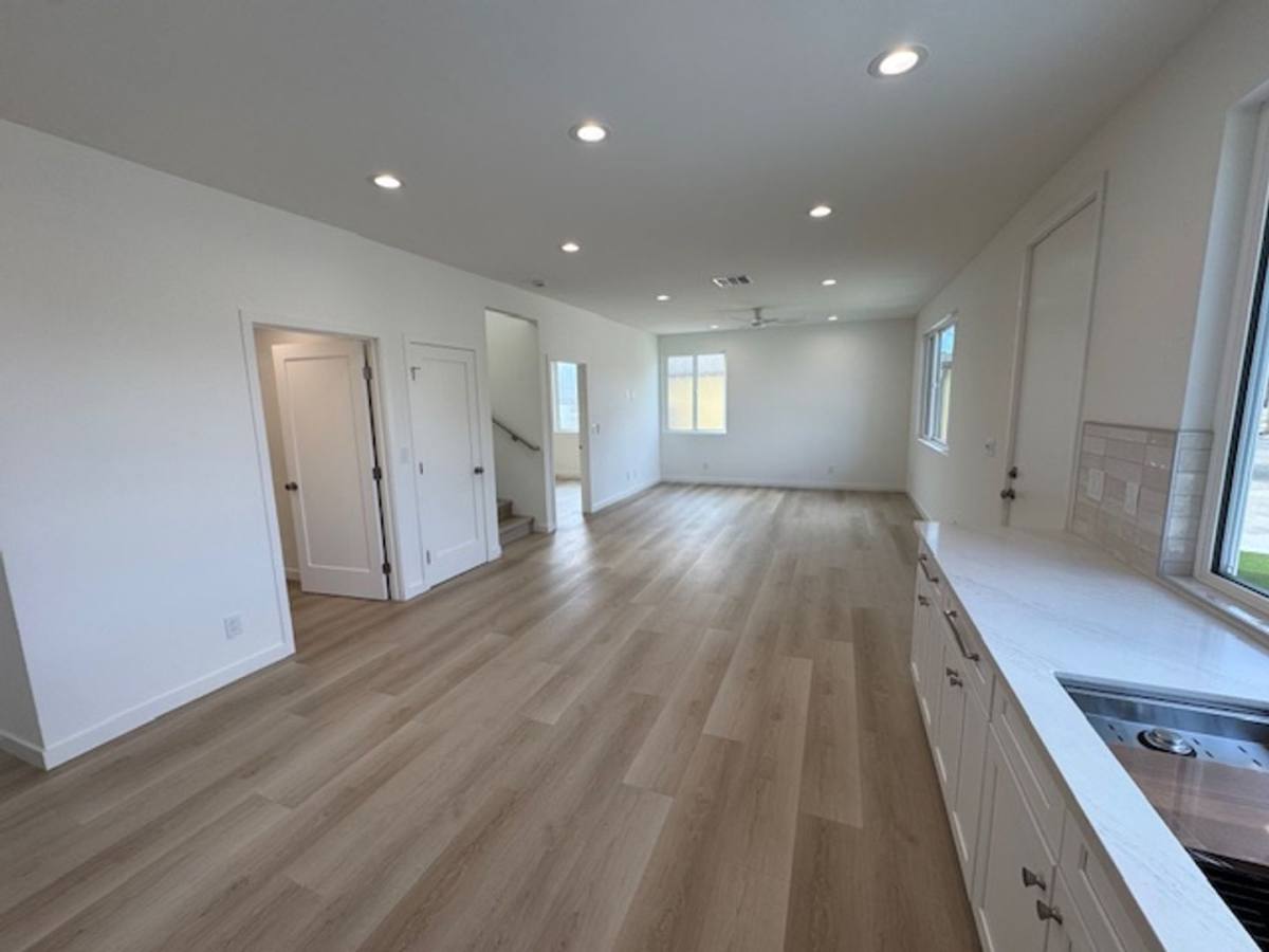 Apartment for rent at 6170 Briercrest Ave, Lakewood, CA 90713