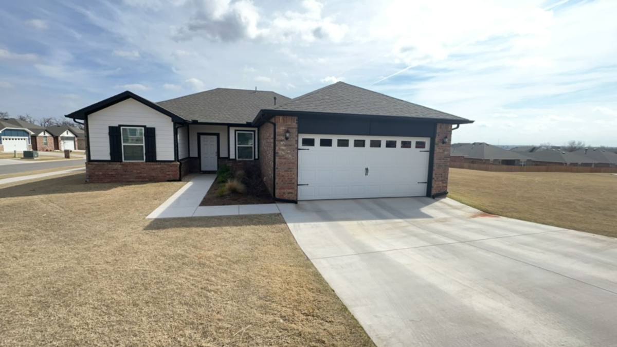 House for rent at 12432 Armstrong Dr, Edmond, OK 73013