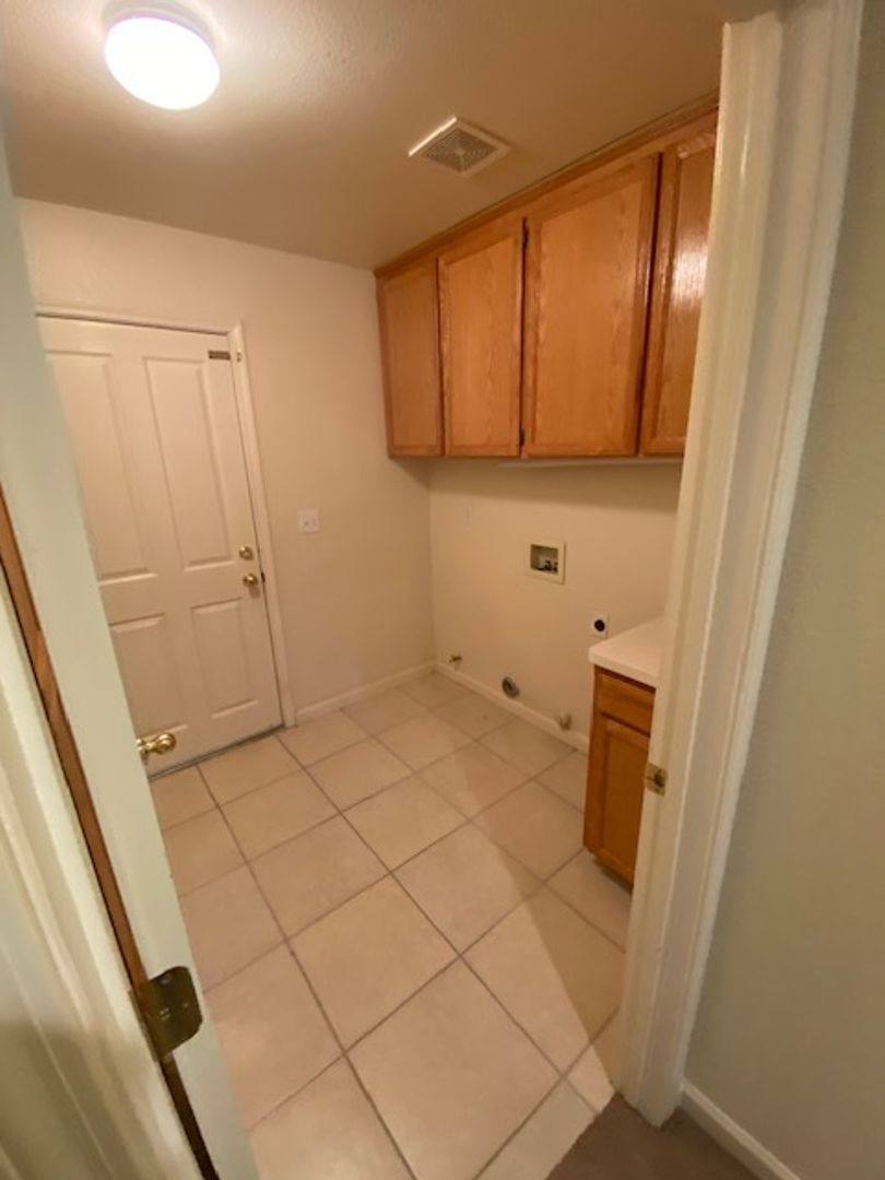 House for rent at 1257 Mercedes Dr, Roseville, CA 95747