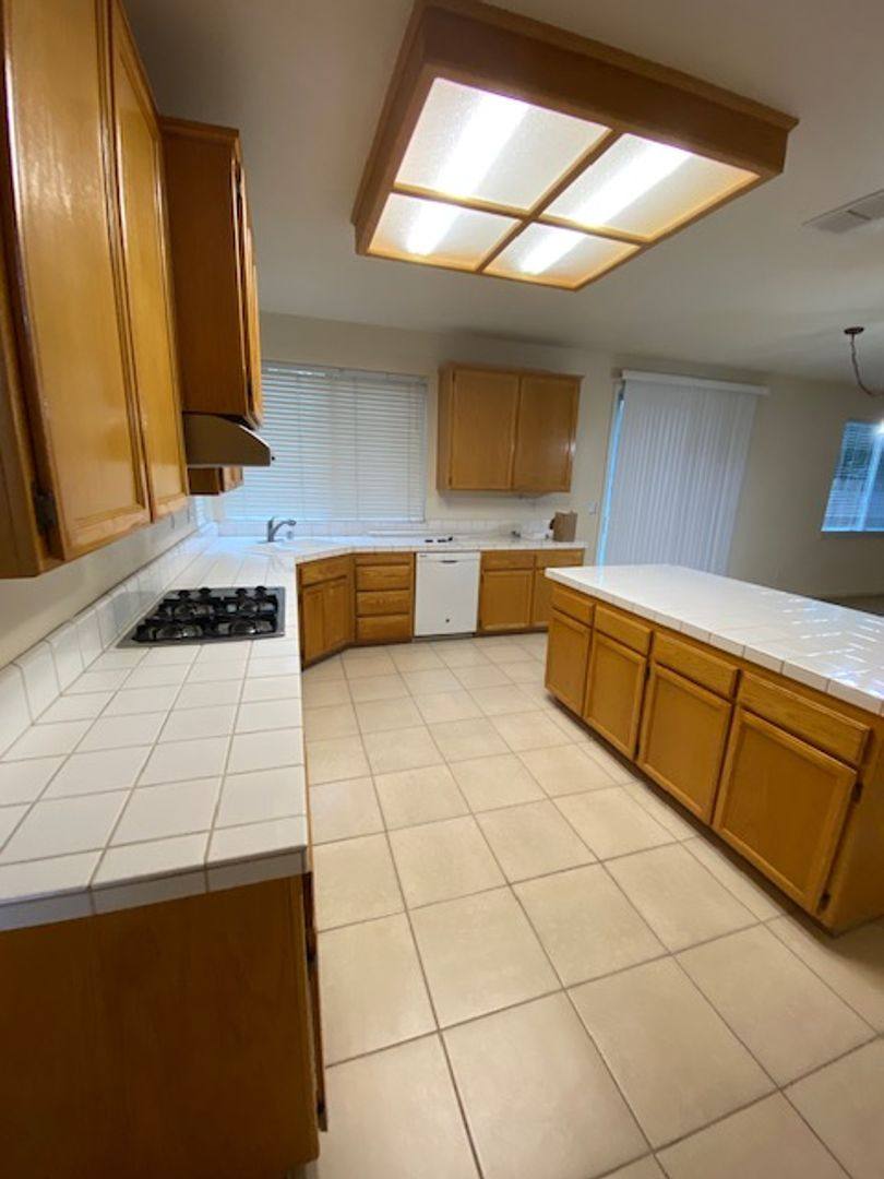 House for rent at 1257 Mercedes Dr, Roseville, CA 95747