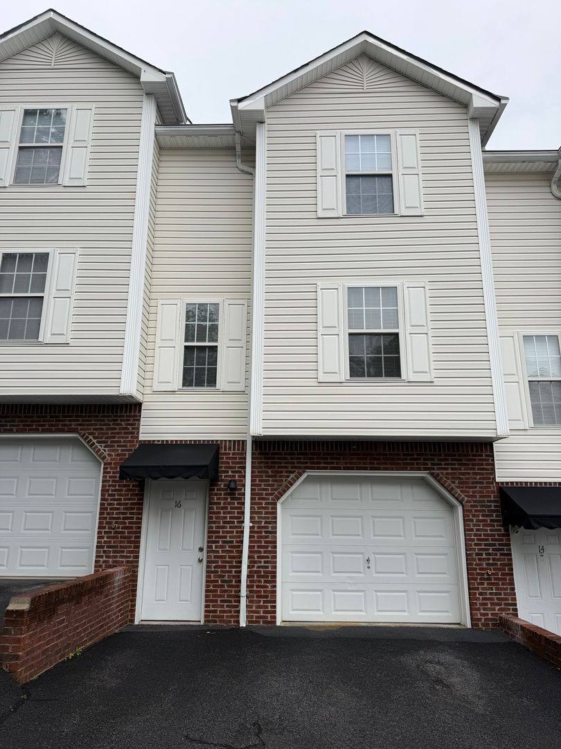 Townhouse for rent at 12 Ivy Court, Johnson City, TN 37615