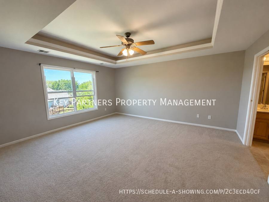 House for rent at 1004 NW 113th St, Kansas City, MO 64155