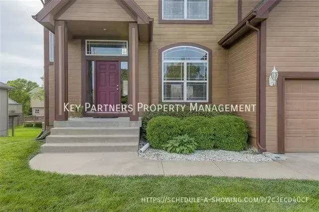 House for rent at 1004 NW 113th St, Kansas City, MO 64155