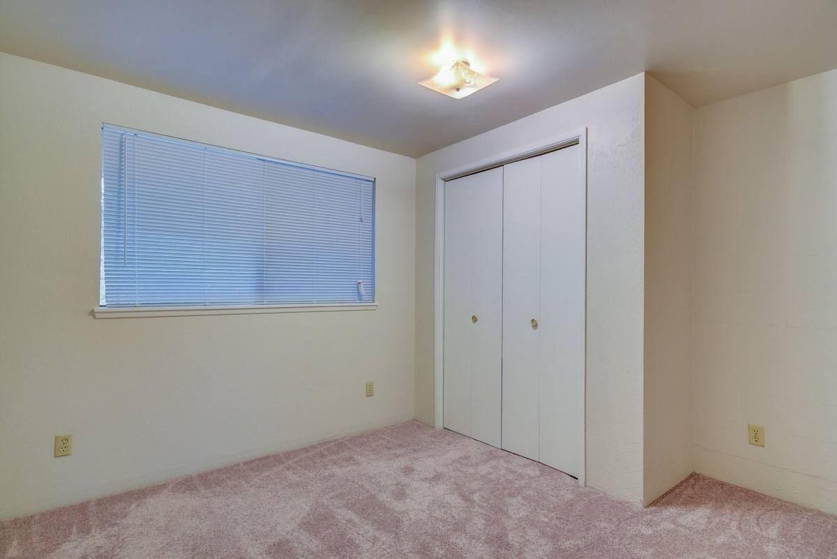Apartment for rent at 310 SE Midway Blvd, Oak Harbor, WA 98277