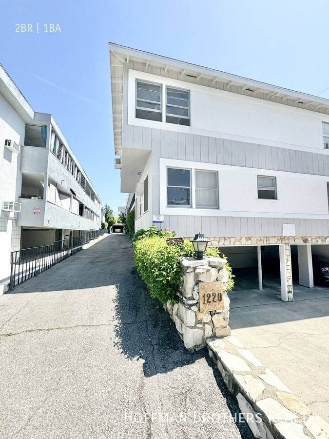 Apartment for rent at 1220 N Harper Ave #10, Los Angeles, CA 90046