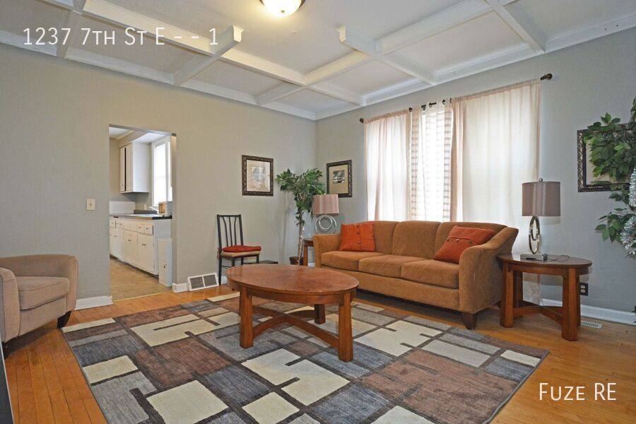 Apartment for rent at 1237 7th St E #1, Saint Paul, MN 55106