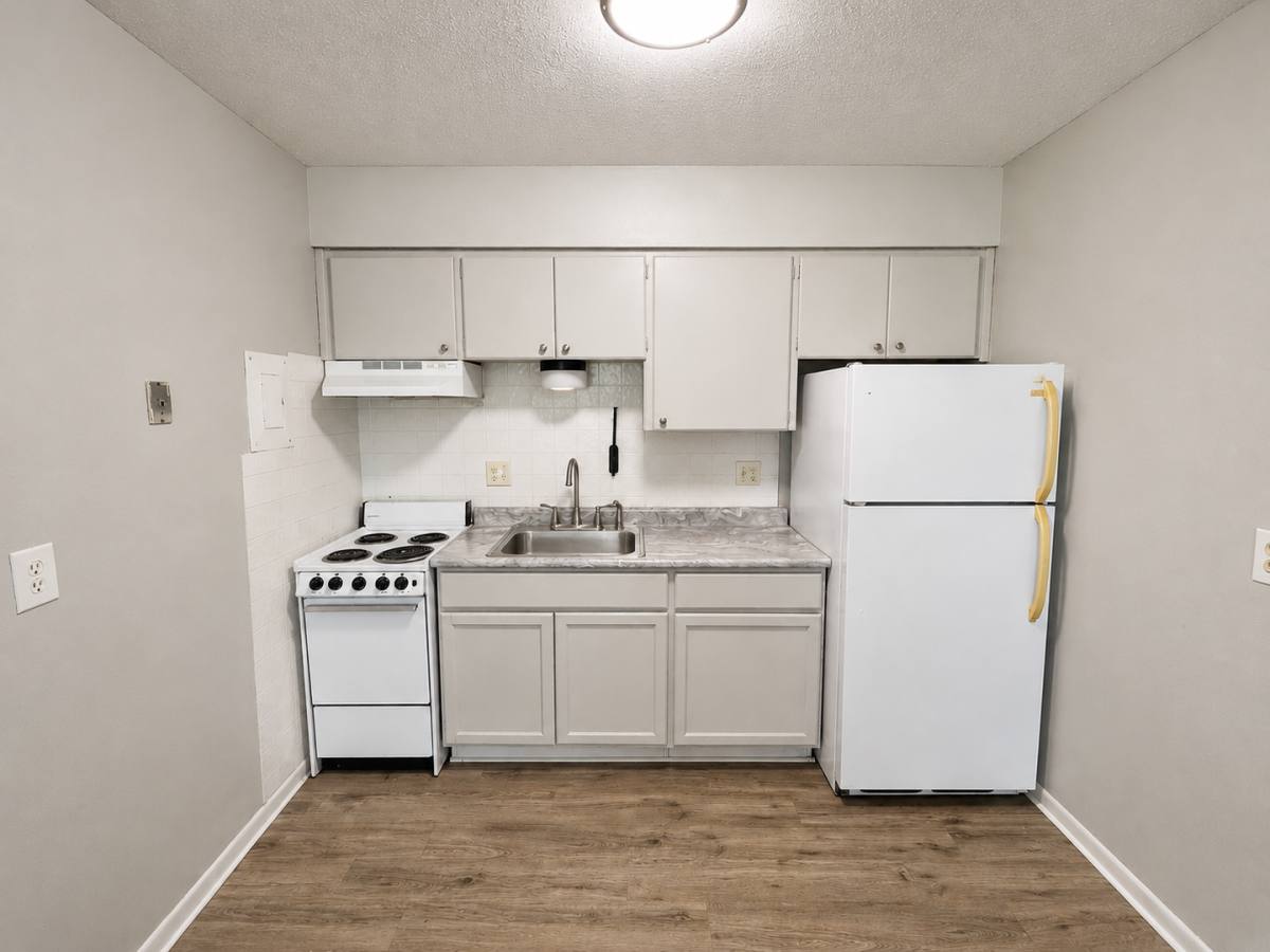 Apartment for rent at 2110 26th St, Des Moines, IA 50310