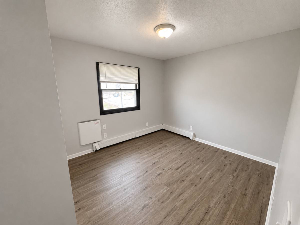 Apartment for rent at 2110 26th St, Des Moines, IA 50310