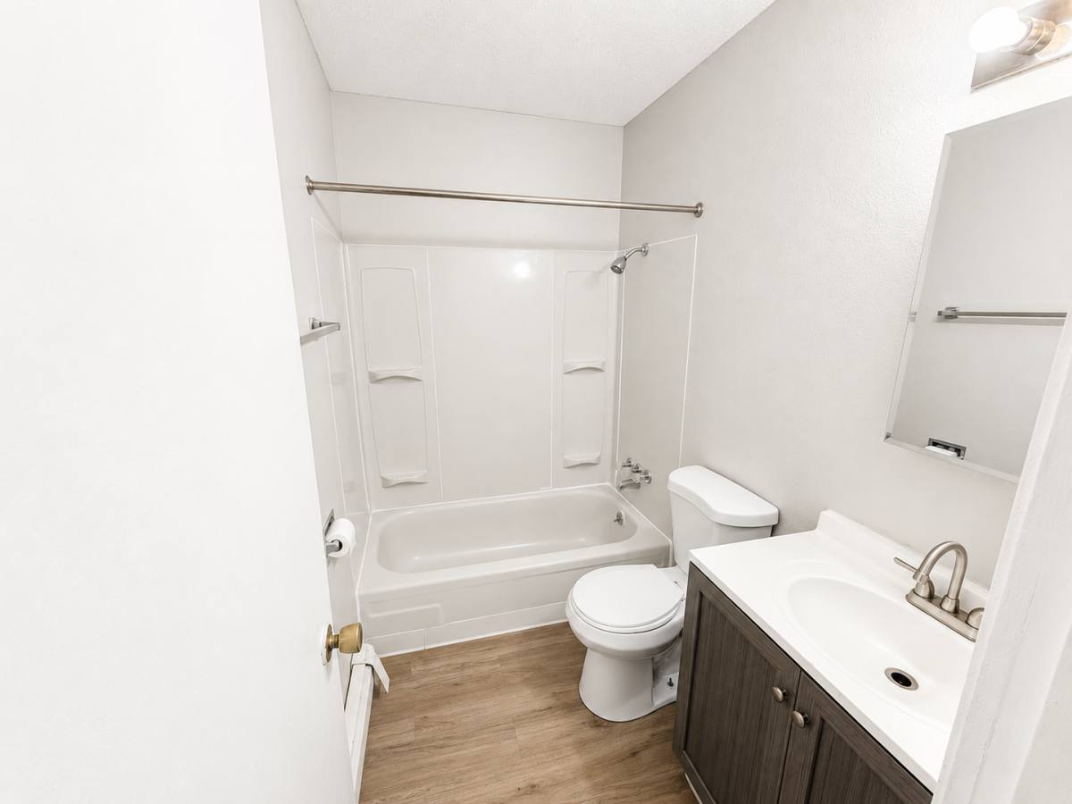 Apartment for rent at 2110 26th St, Des Moines, IA 50310