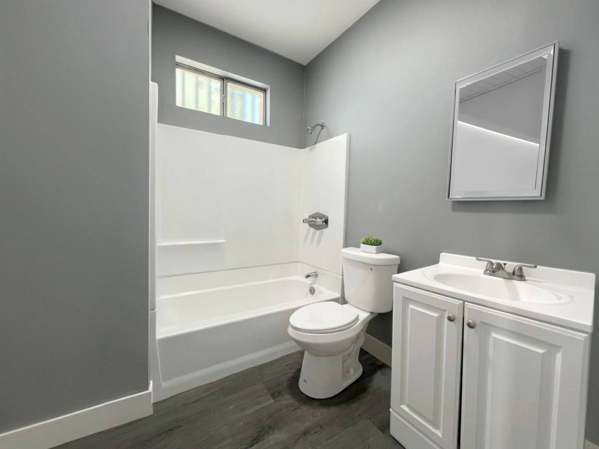 Apartment for rent at 454 Rose Ave, Long Beach, CA 90802