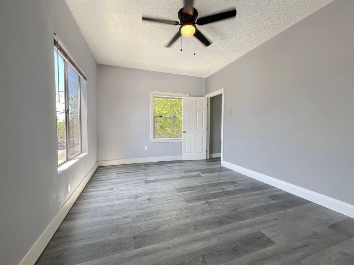 Apartment for rent at 454 Rose Ave, Long Beach, CA 90802