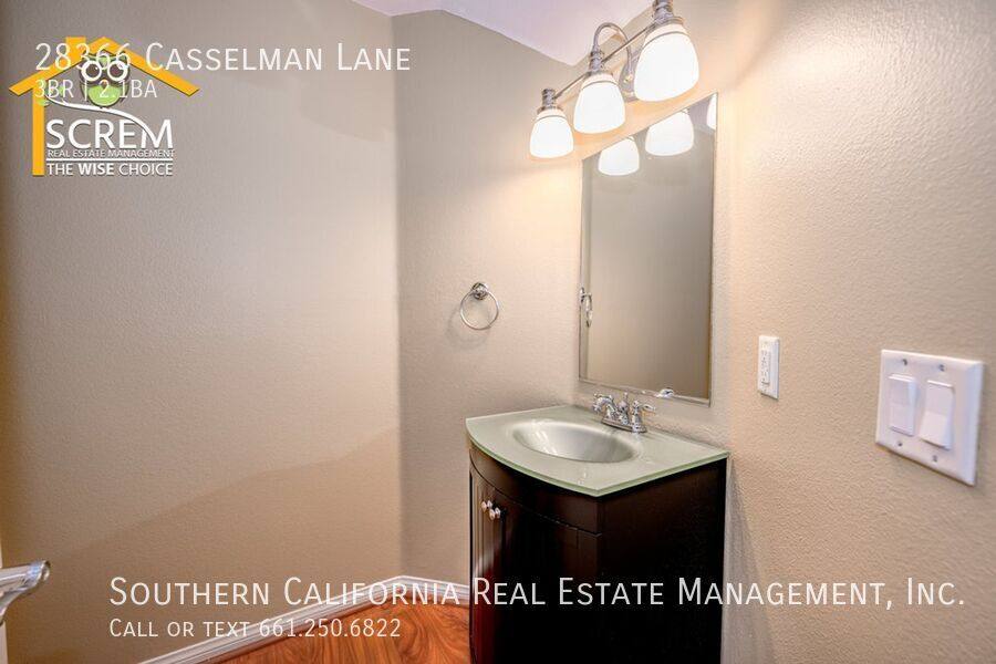 Townhouse for rent at 28366 Casselman Lane, Santa Clarita, CA 91350