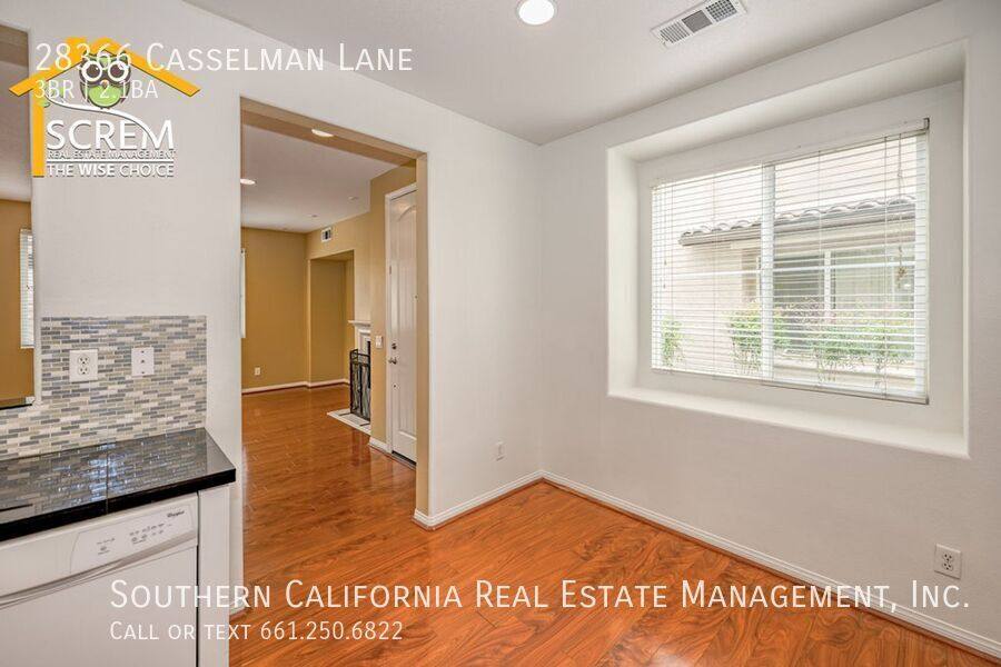 Townhouse for rent at 28366 Casselman Lane, Santa Clarita, CA 91350