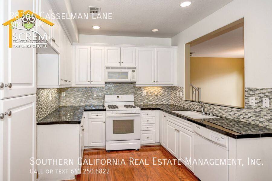 Townhouse for rent at 28366 Casselman Lane, Santa Clarita, CA 91350