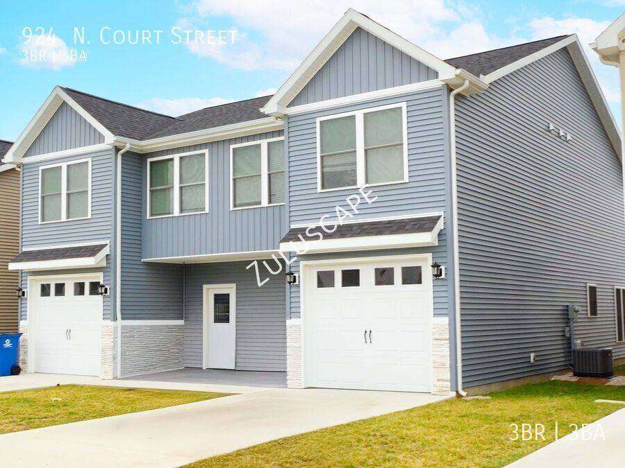 Townhouse for rent at 924 N Court St, Rockport, IN 47635