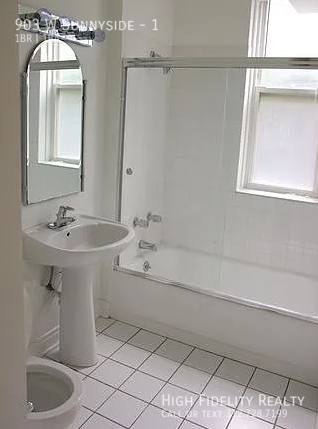 Apartment for rent at 903 W Sunnyside #1, Chicago, IL 60656