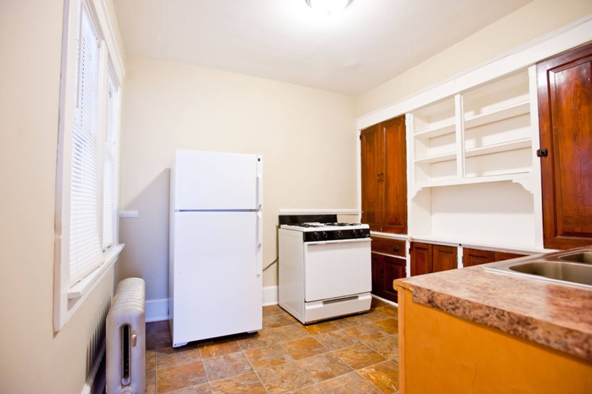 Apartment for rent at 1802 E Linnwood Ave, Milwaukee, WI 53211